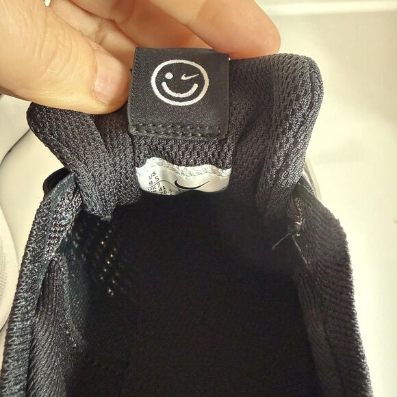 Nike Interact Run Shoes Womens Size 9.5 Black Road Running DX2292-003 Sneakers - Picture 7 of 12